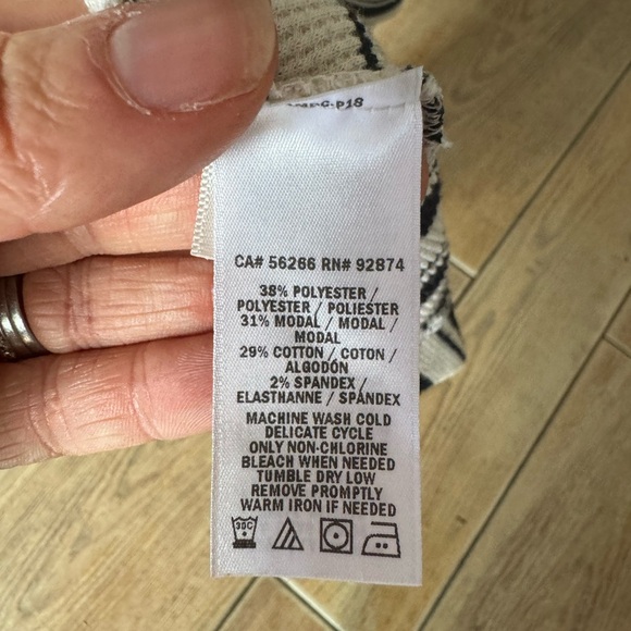 SPLENDID blk/white stripe wrap w/hood - Picture 5 of 5